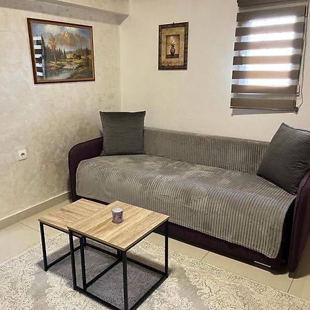 Apartment Helena Airport Ποντγορίτσα Εξωτερικό φωτογραφία