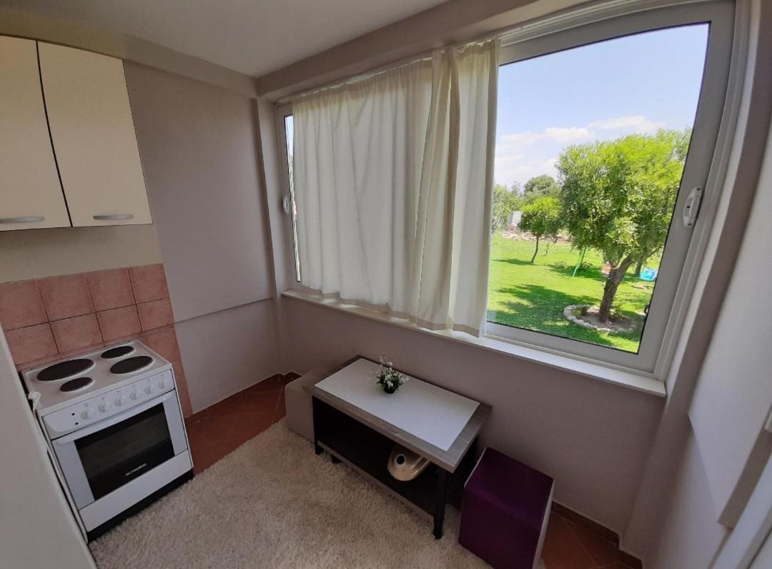 Apartment Helena Airport Ποντγορίτσα Εξωτερικό φωτογραφία