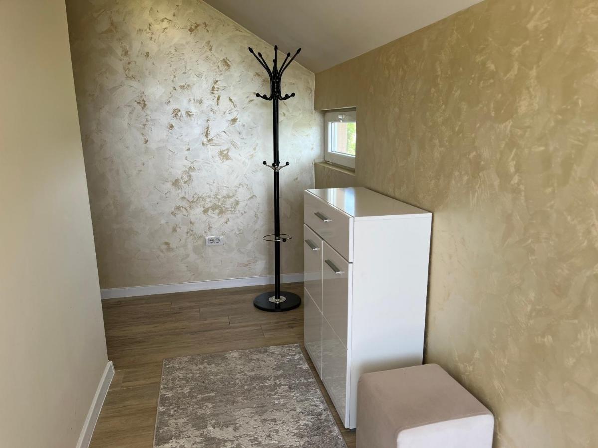 Apartment Helena Airport Ποντγορίτσα Εξωτερικό φωτογραφία