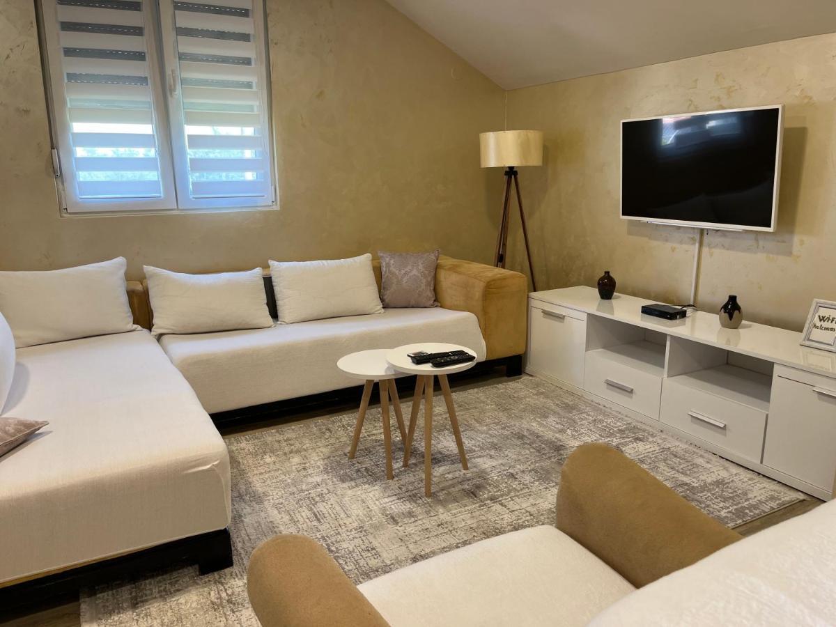 Apartment Helena Airport Ποντγορίτσα Εξωτερικό φωτογραφία