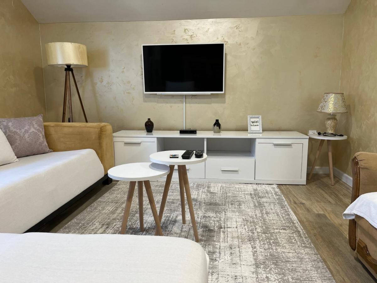 Apartment Helena Airport Ποντγορίτσα Εξωτερικό φωτογραφία