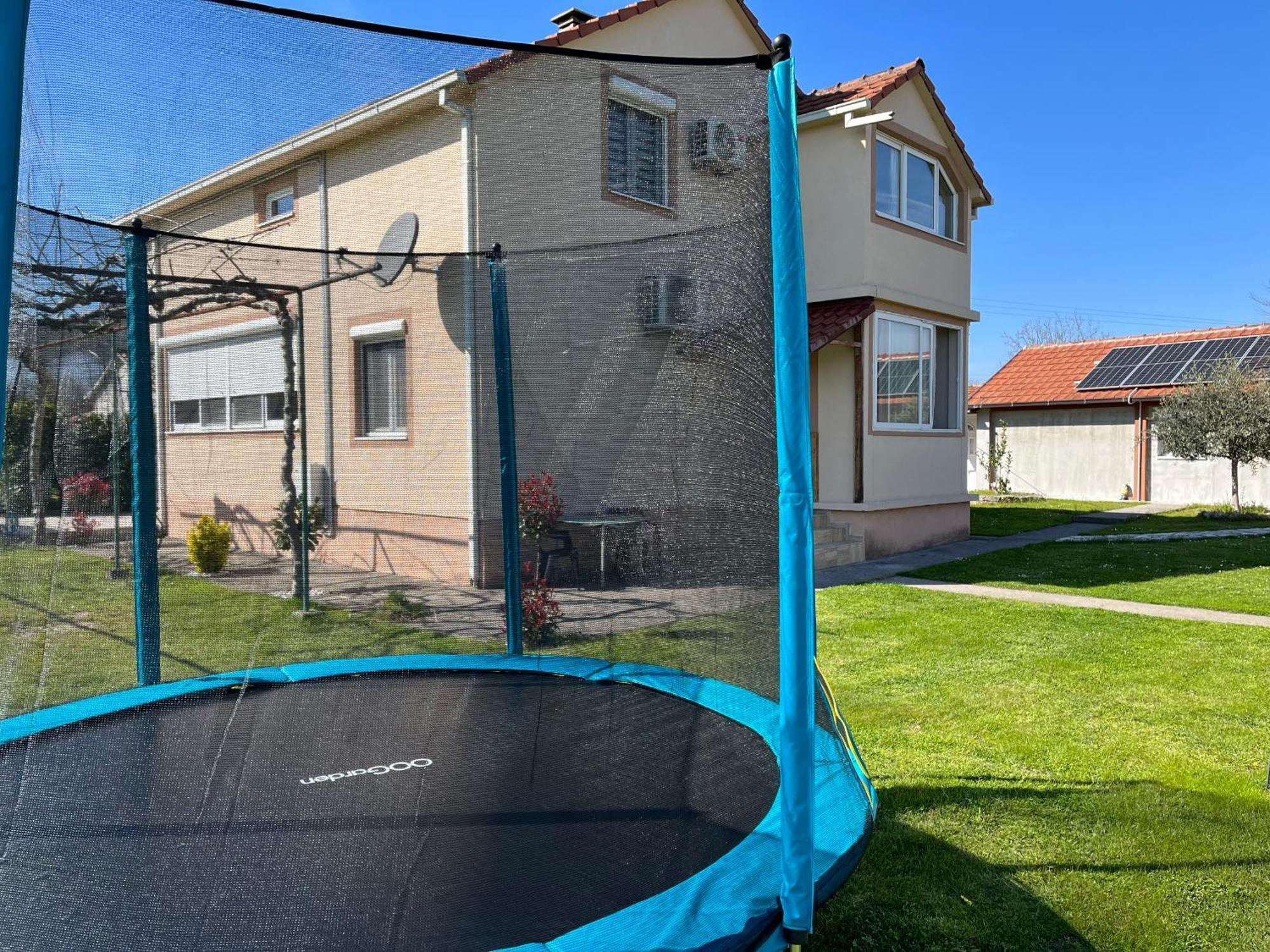Apartment Helena Airport Ποντγορίτσα Εξωτερικό φωτογραφία